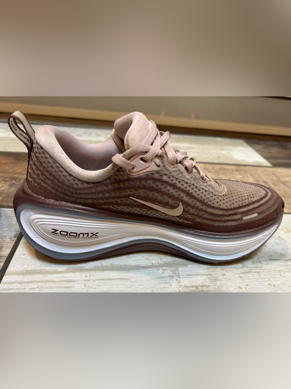 Nike Vomero Plus Athletic Shoes in Brown & Pink